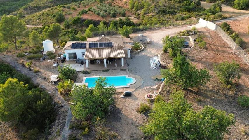 Casa rural para 8 personas, con Balcón y Terraza además de Jardín y Piscina en Hoya de Buñol - 3