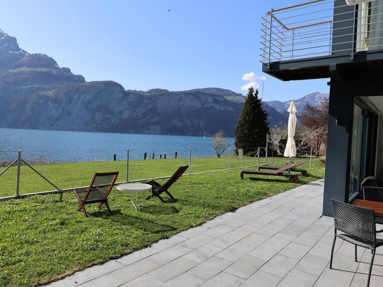 Ferienvilla am See 3 in Sisikon, Lago de los Cuatro Cantones