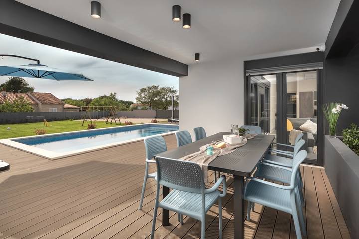 Villa Linea in der Nähe vom Meer mit privatem Pool! in Südküste Istrien