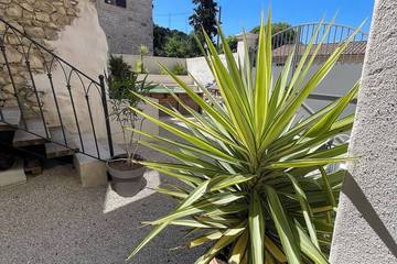 Location de vacances pour 3 personnes, avec jardin à Sainte-Anastasie