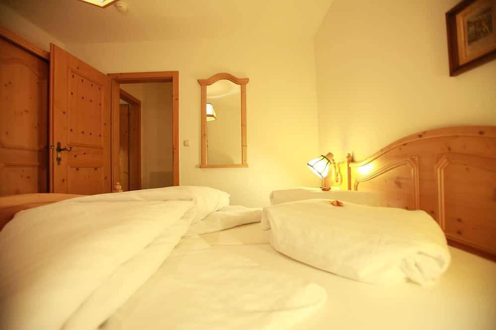 Entire apartment, Genießen Sie die Freiheit der Ferienwohnung Gepaart mit dem Komfort vom 4-hotel in Imst, Tyrolean Upperland Region