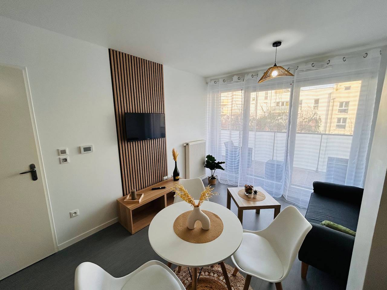 Appartement entier, La Suite Bezannes | Parking | Balcon in Bezannes, Marne