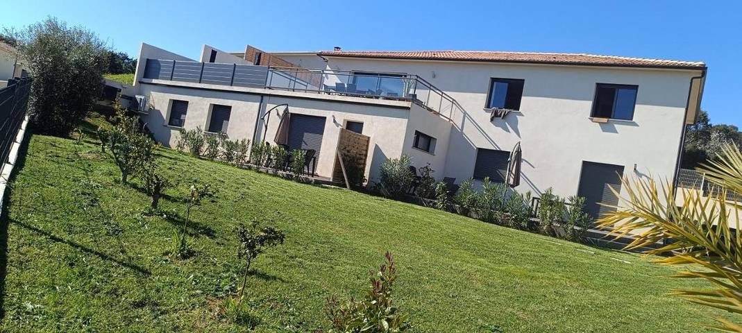 Gîte pour 2 personnes, avec vue et jardin à Taglio-Isolaccio - 2