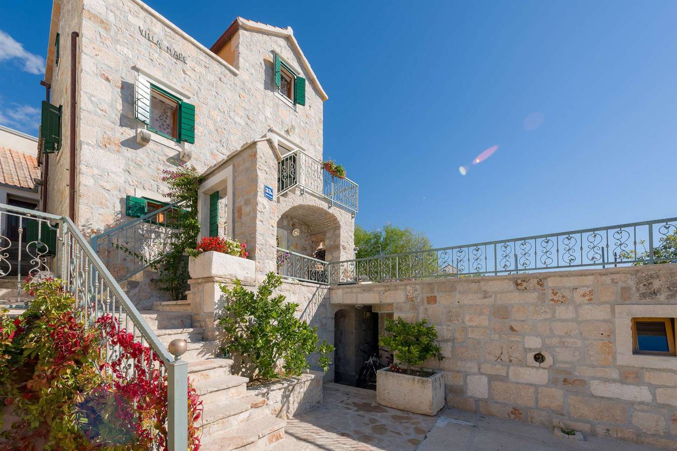 Villa Mare Bol - Haus mit 2 Schlafzimmern für 5 Personen mit Meerblick im Zentrum von Bol in Bol, Brac