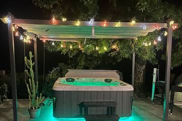 Gîte pour 7 personnes, avec jacuzzi ainsi que jardin et balcon à Marcillac-la-Croisille