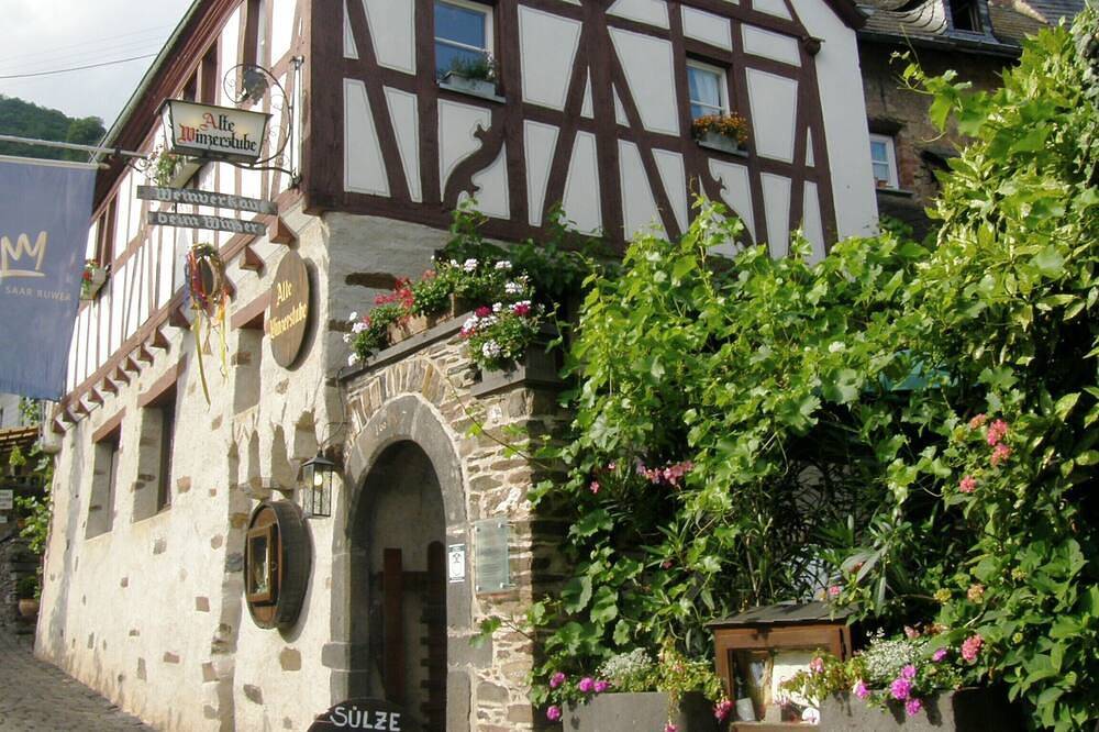 Ganze Wohnung, Moderne, großzügige, komfortable Wohnung mit traumhaftem Moselblick, gr. Balkon in Valwig, Cochem-Zell