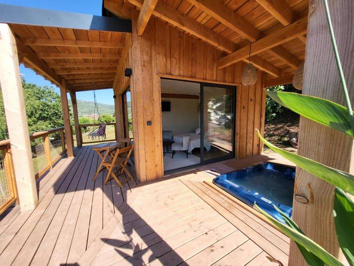 Chalet pour 2 personnes, avec piscine et jardin ainsi que balcon et jacuzzi dans l' Aveyron - 3