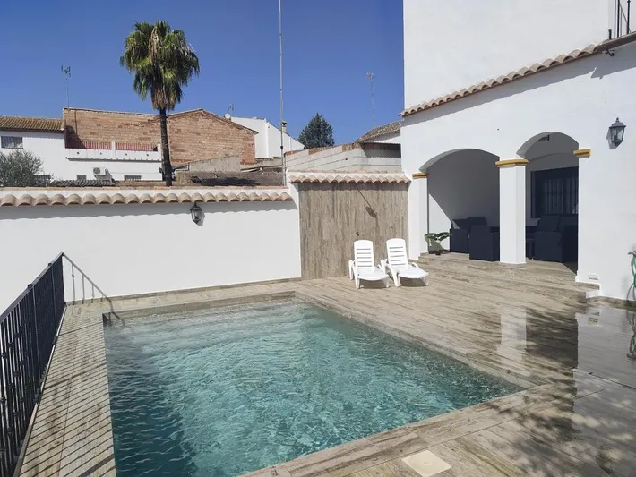 Casa de vacaciones para 6 personas, con piscina además de vistas y jardín - 1
