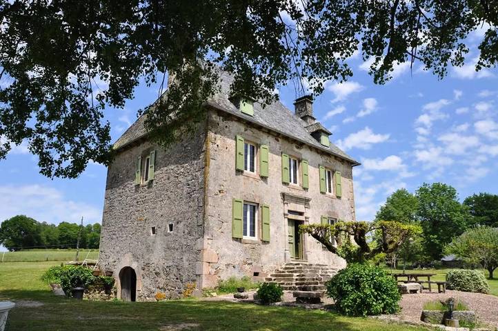 Gîte pour 10 personnes, avec Terrasse en Corrèze