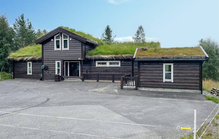 Feriehus for 9 personer, terrasse og hage i tillegg til sauna og utsikt i Stryn 