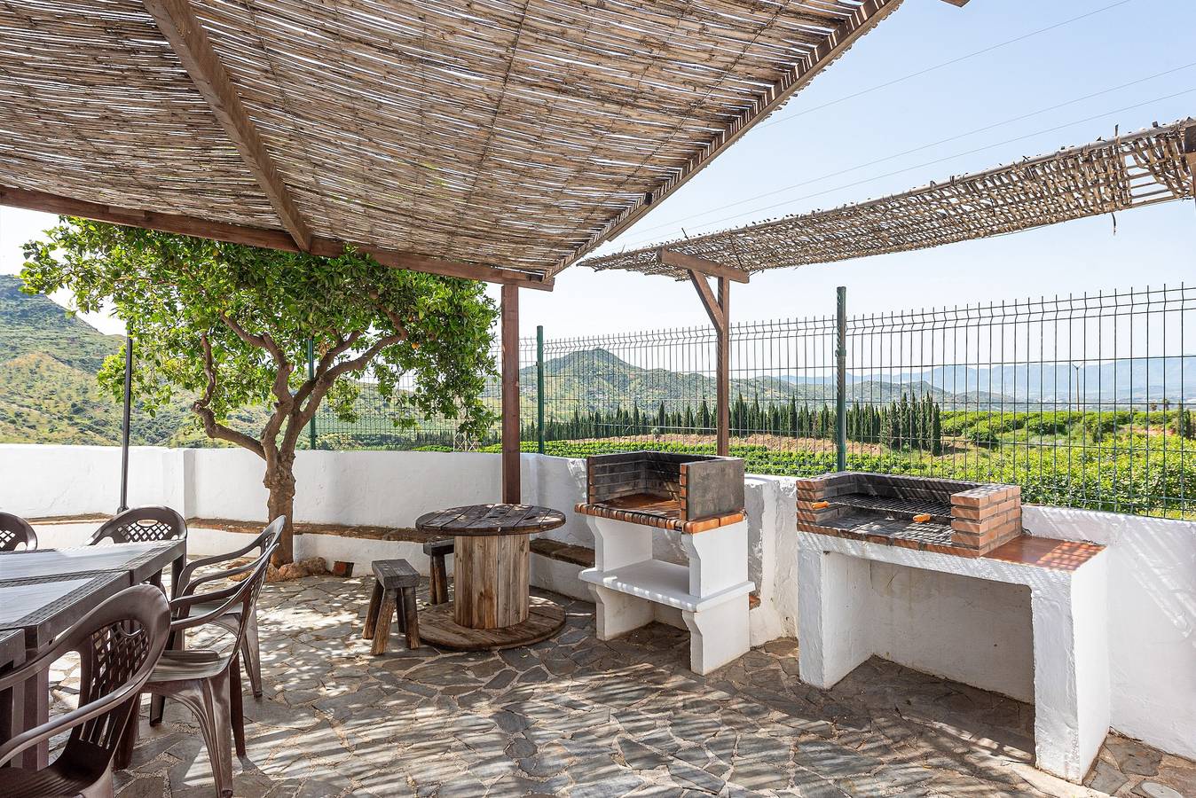 Casa rural 'La Casa Grande' con vistas al lago, piscina compartida y Wi-Fi in Campanillas, Almogía