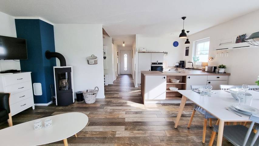 Traumhafte Schwedenhaushälfte "Lieblingsplatz" Sehlendorf an der Ostsee mit eingezäuntem Garten in Sehlendorf, Blekendorf