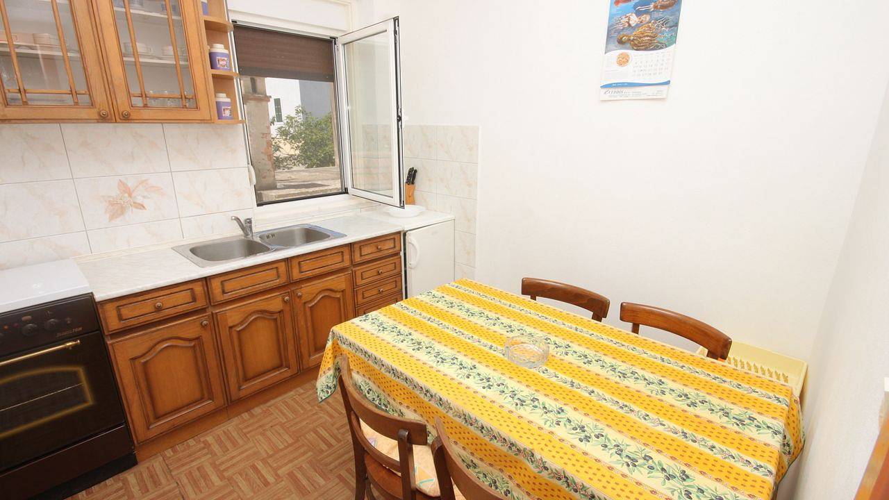 Ganze Ferienwohnung, Ferienwohnung für 4 Personen (37 m²) in Veli Rat in Veli Rat, Dugi Otok