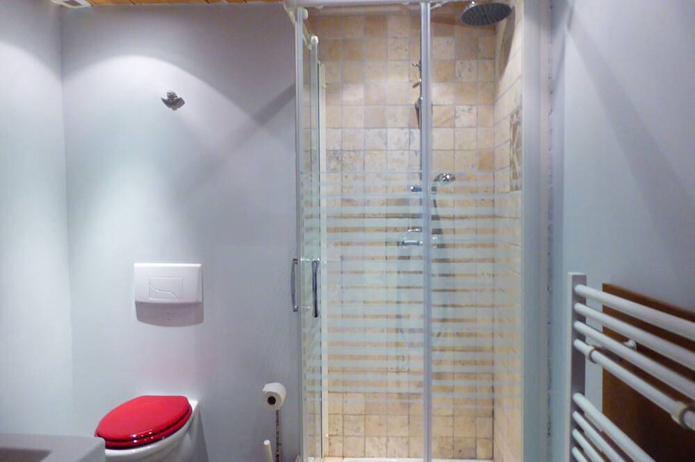 Joli gîte pour 4 près d'Uzès, climatisé, avec piscine et jardin clos in Aubussargues, Région de Nîmes