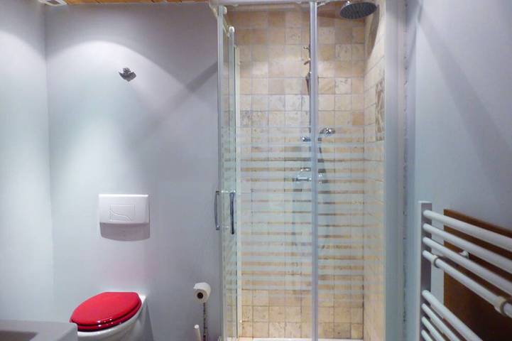 Gîte pour 4 personnes, avec jardin et piscine à Aubussargues - 4