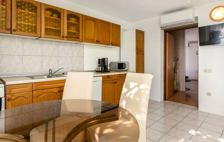 Ferienwohnung für 2 Personen, mit Terrasse und Garten, mit Haustier auf Rab - 4