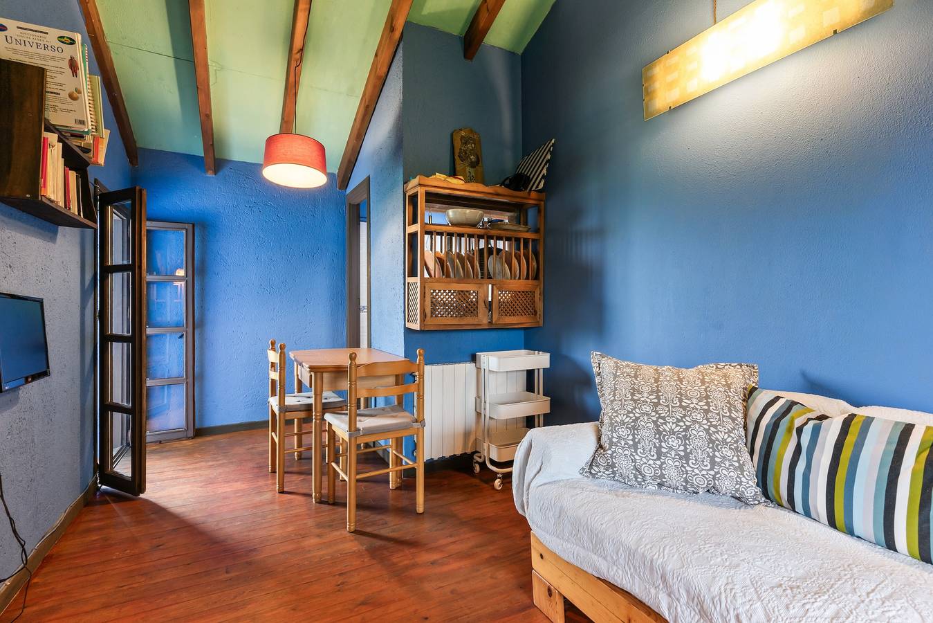 Ganzes Studio, Einzimmerapartment 'Suite Galería' mit privater Terrasse, privatem Garten und Wi-Fi in Argüeru, Villaviciosa