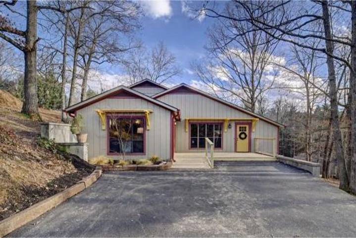Vacation rental for 12 people, with balcony in Dollywood