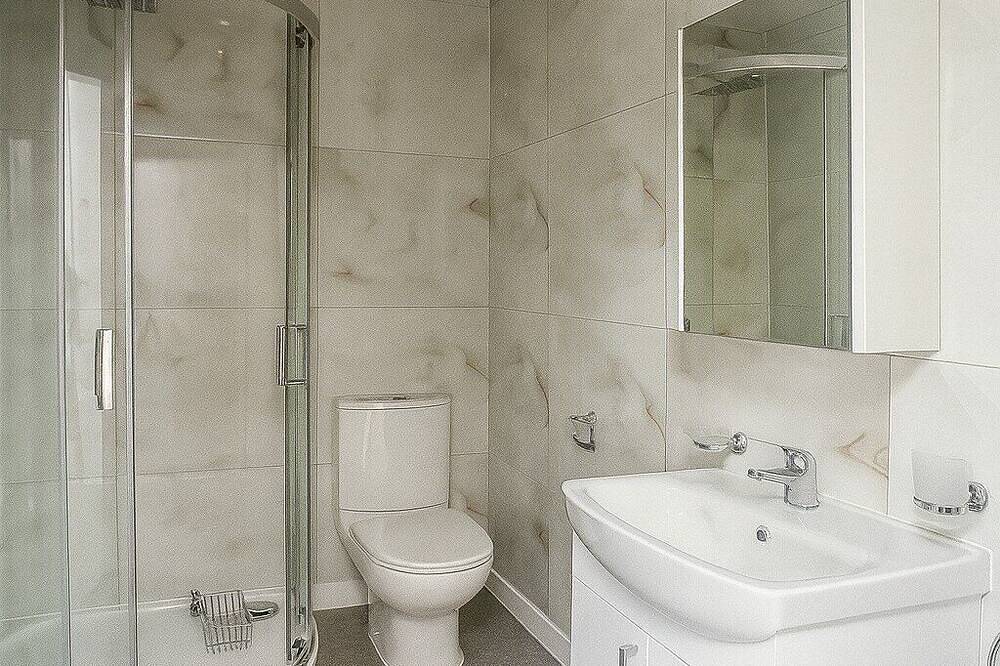 Entire apartment, New Cozy Modern Studios, Sleeps 2 in Bolton in Bolton, Greater Manchester