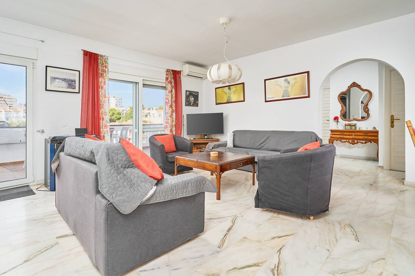 Entire apartment, Apartment 'Burriana' with Sea Views, Wi-Fi and Air Conditioning in Playa de Burriana, Nerja