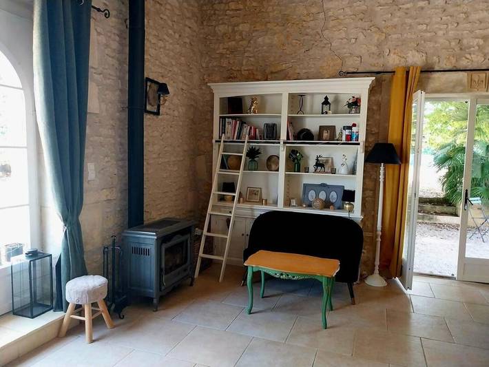 Location de vacances pour 8 personnes, avec Terrasse ainsi que Jardin et Piscine à Burie - 3