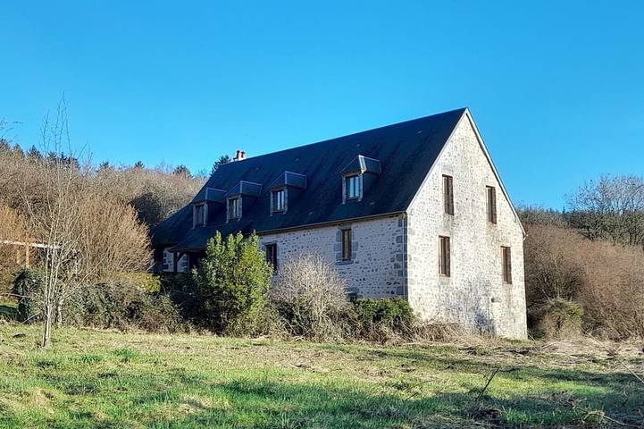 Location de vacances pour 11 personnes à Lormes