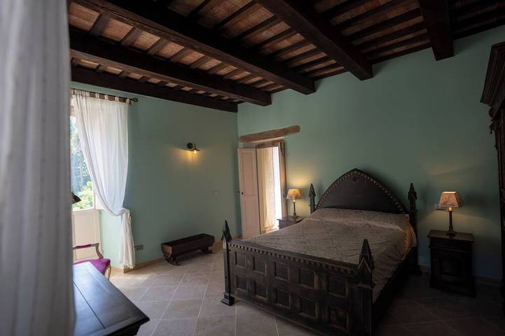 Secluded Marche Hillside Retreat — shared pool, estate grounds & alfresco dining in Amandola, Nationalpark Monti Sibillini