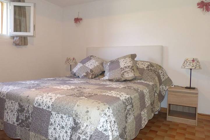 Gîte pour 4 personnes, avec terrasse et jardin à La Roque-sur-Pernes - 2