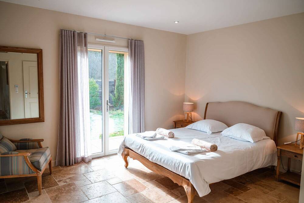 Sehr privat Hochspezifische 4 Schlafzimmer Villa mit Pool und Garten in Castelnau-de-Montmiral, Albi und Umgebung