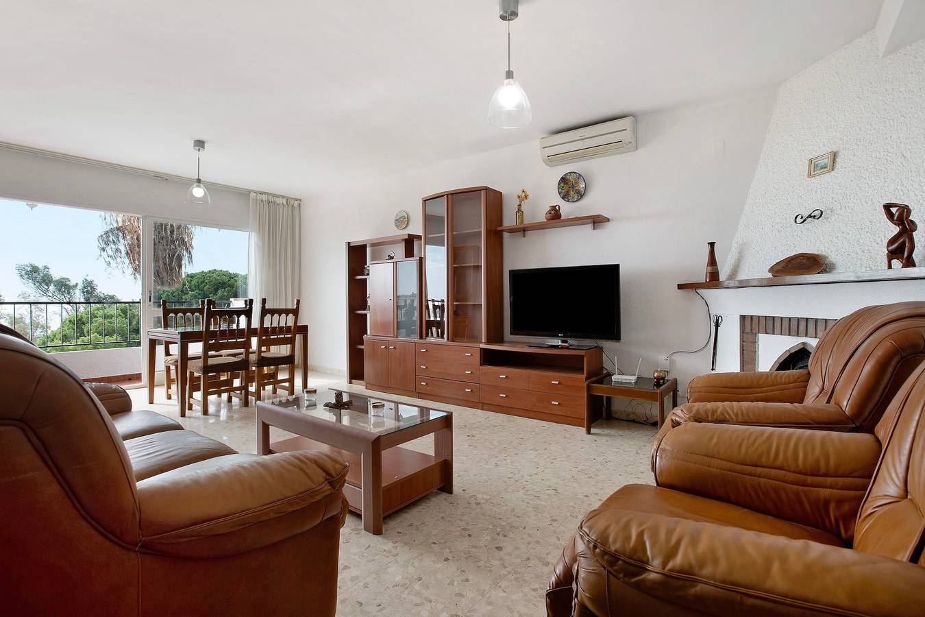 Vakantiehuis 'Torremuelle' met zeezicht, zwembad, terras en tuin in Torremuelle, Benalmádena