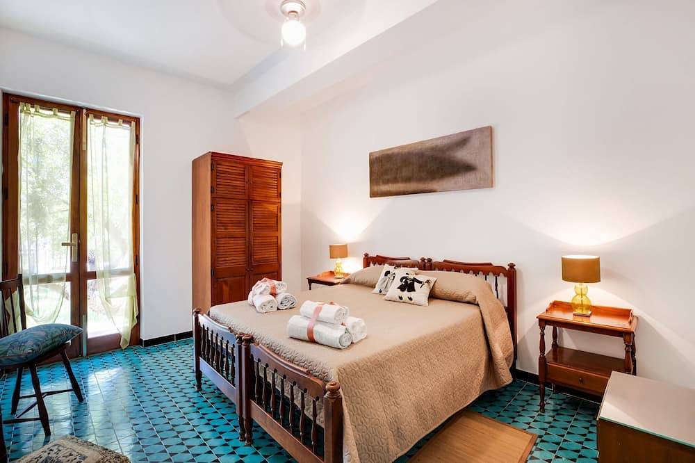Villa fronte mare con solarium in S'ena E Sa Chitta, Provincia di Nuoro