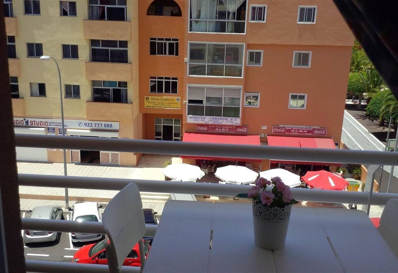 Geheel appartement, Vakantiehuis "Appartement in Los Cristianos centrum". in Los Cristianos, Arona