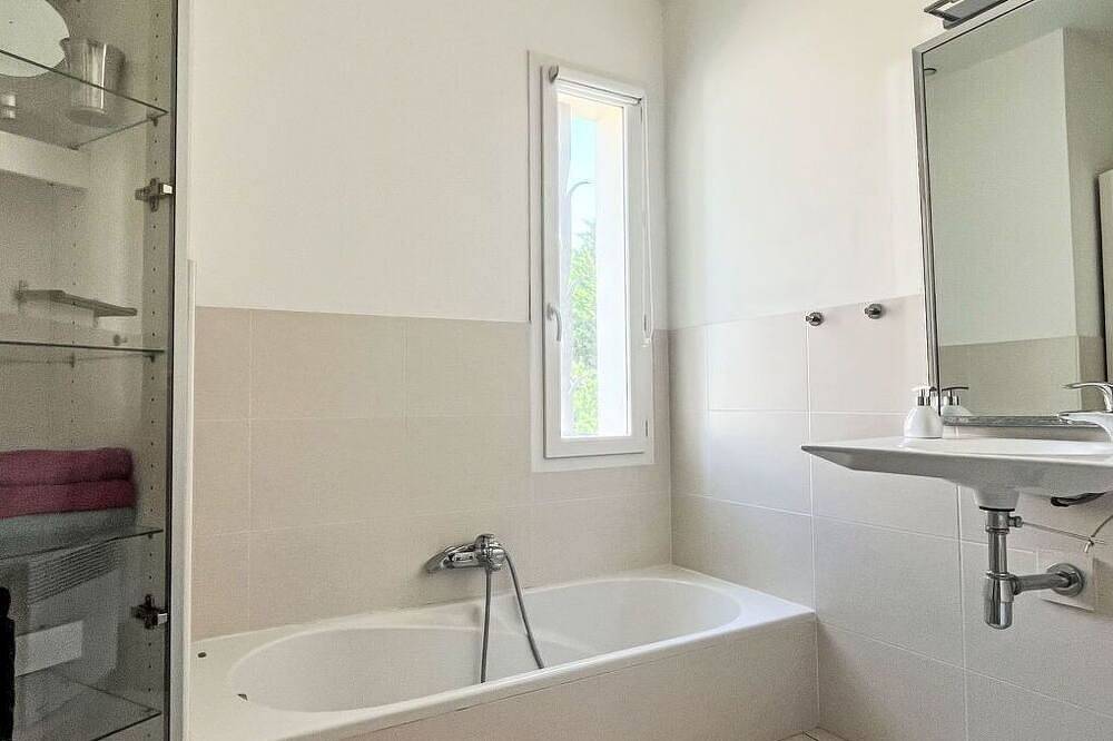 Beautiful private villa for 6 guests with Wifi, A/C, private pool, Tv and patio in Montesquieu-des-Albères, Céret region