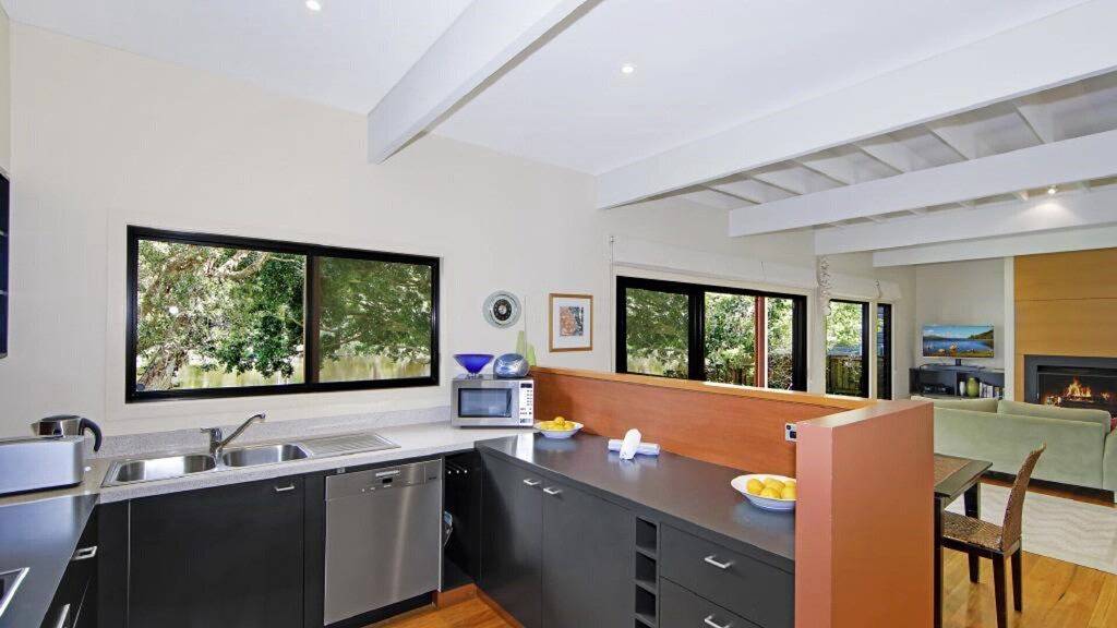 Two Waters by Holidayco. in Pearl Beach, New South Wales