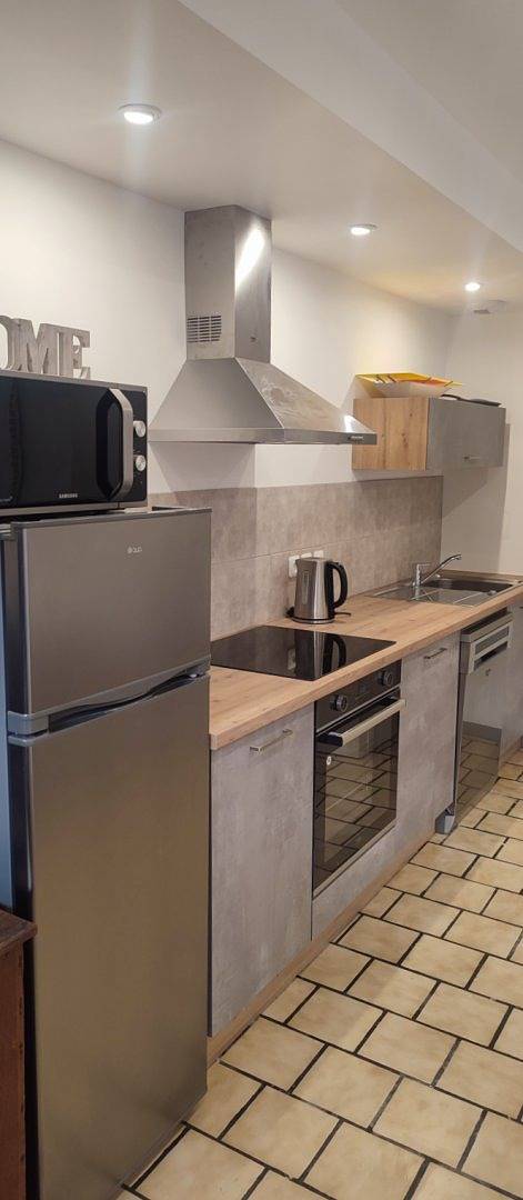 Appartement entier, Meublé neuf avec jardin, centre in Clairvaux-les-Lacs, Jura