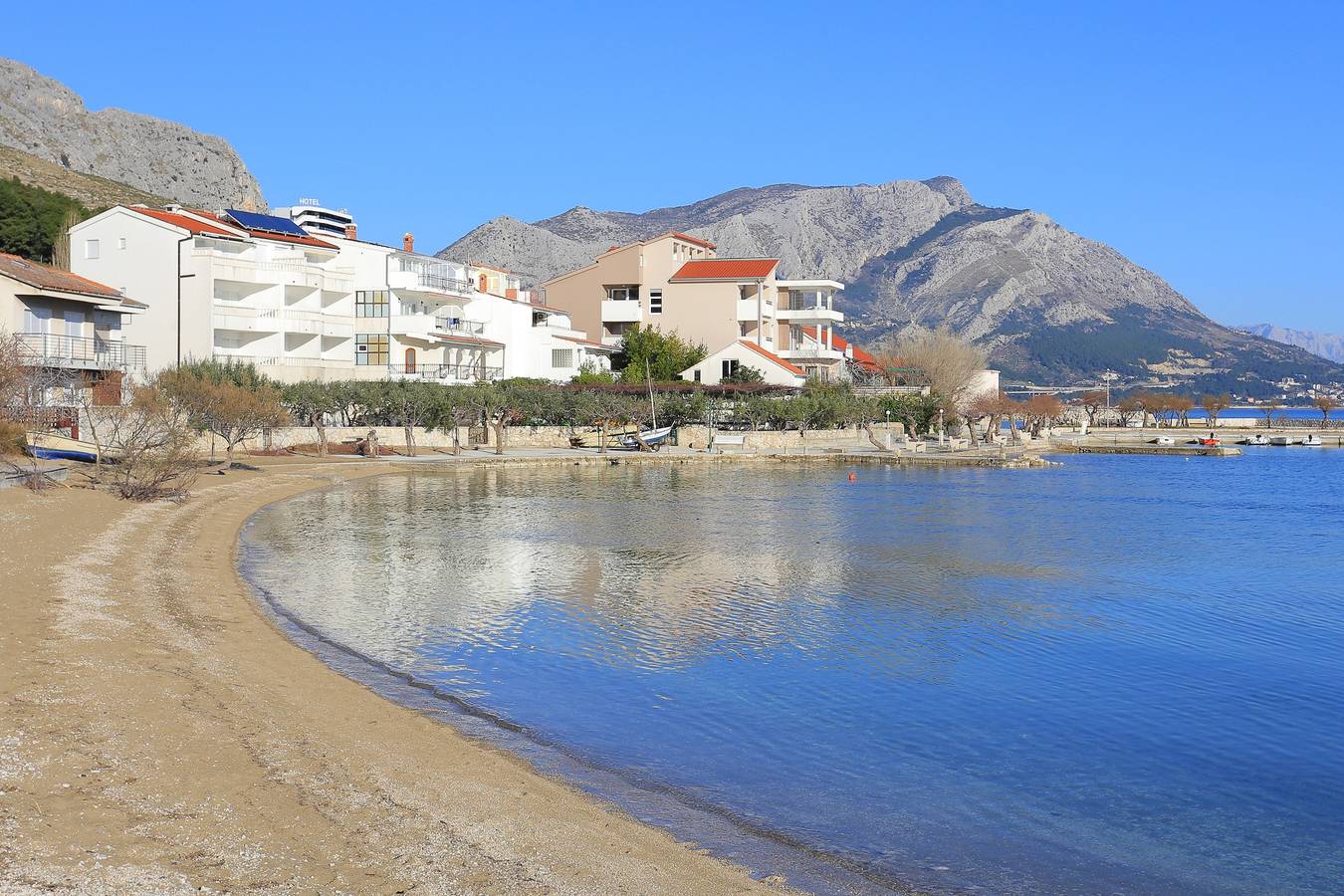 Ganze Wohnung, Studio Appartement am Strand Duce, Omis As-4795-e in Dugi Rat, Omis-Riviera