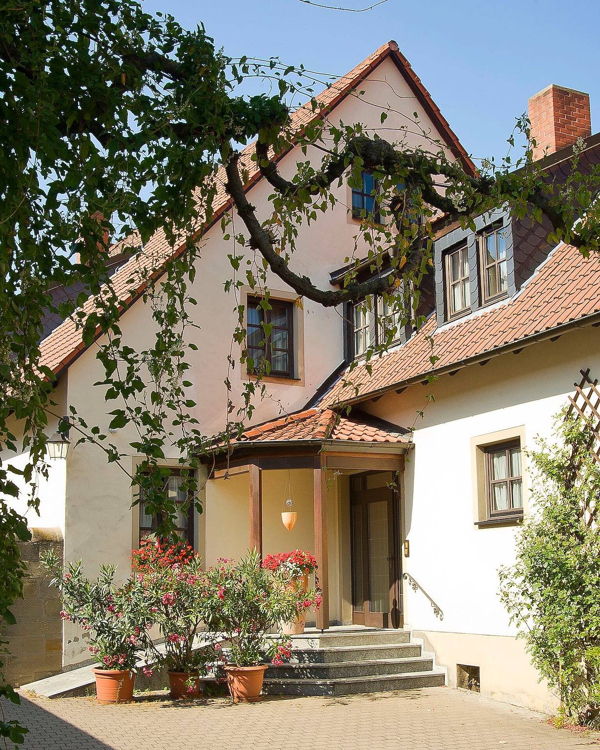 Gasthof-Hotel "Zur Schwane" - Einzelzimmer in Abtswind, Fränkisches Weinland
