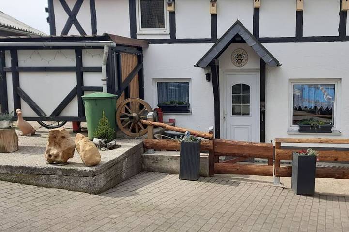 Ferienwohnung für 4 Personen, mit Garten und Sauna in Much