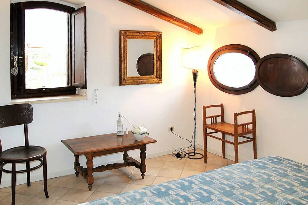 Beautiful private villa for 7 guests with A/C, Wifi, Tv, terrace, pets allowed and parking in Gaeta, Latina Province
