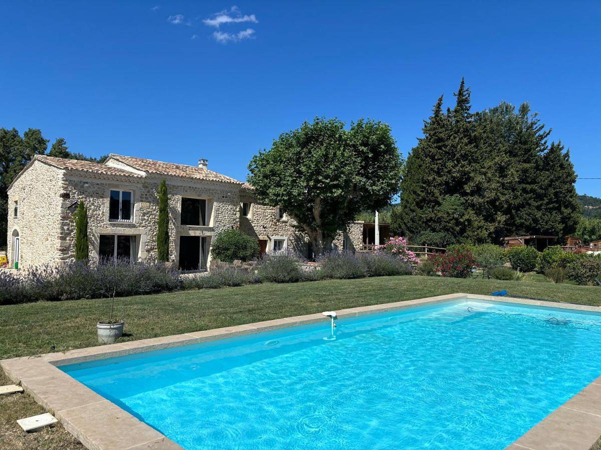Family Room with Private Bathroom in Clansayes, Région de nyons