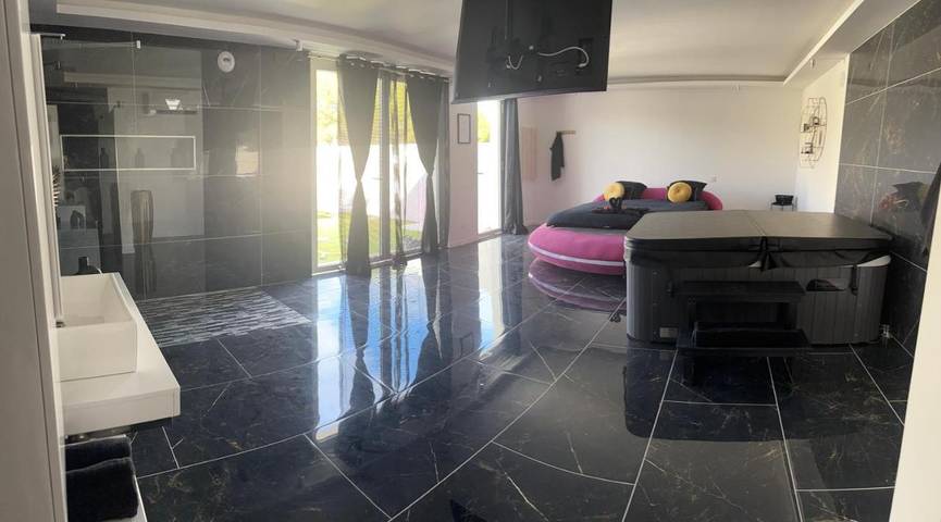 Gîte pour 2 personnes, avec jardin et jacuzzi à Villetelle - 4