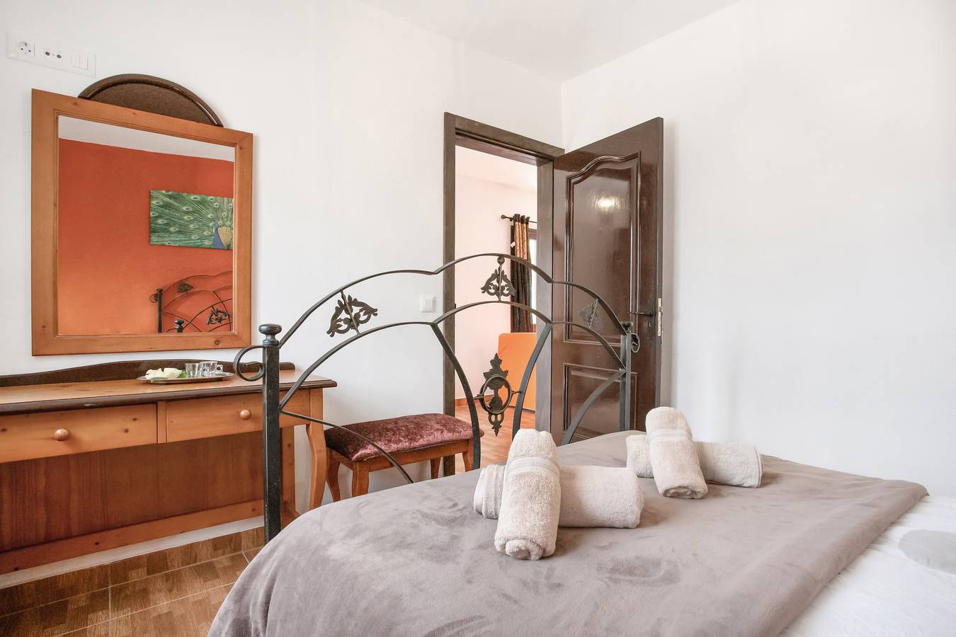 Vacation Home 'Ca Aurora' with Mountain View, Shared Terrace and Wi-Fi in Redondo (Canary Islands), Icod de los Vinos