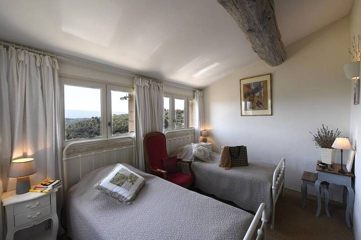 Villa pour 6 personnes, avec Jacuzzi ainsi que Terrasse et Jardin à Gordes - 4