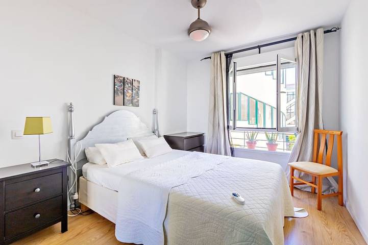 Ganze Wohnung, Colors Apartment and parking 4 pax Historic Center in Casco Antiguo, Sevilla