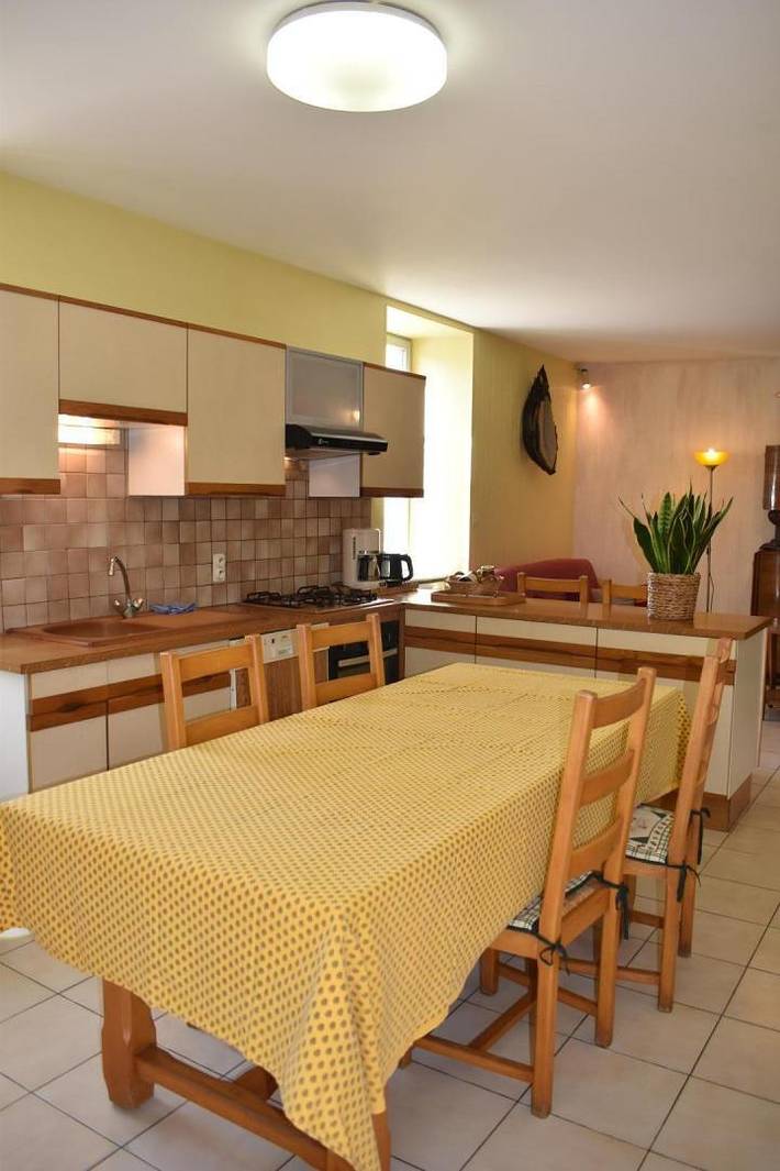 Gîte pour 4 personnes, avec Terrasse ainsi que Jardin et Piscine dans Saône-et-Loire - 4