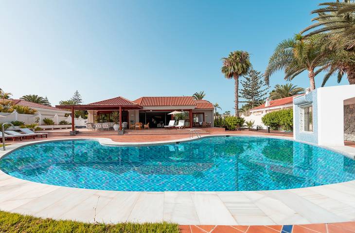Casa vacanza per 14 persone, con idromassaggio e terrazza nonché sauna e giardino a Maspalomas