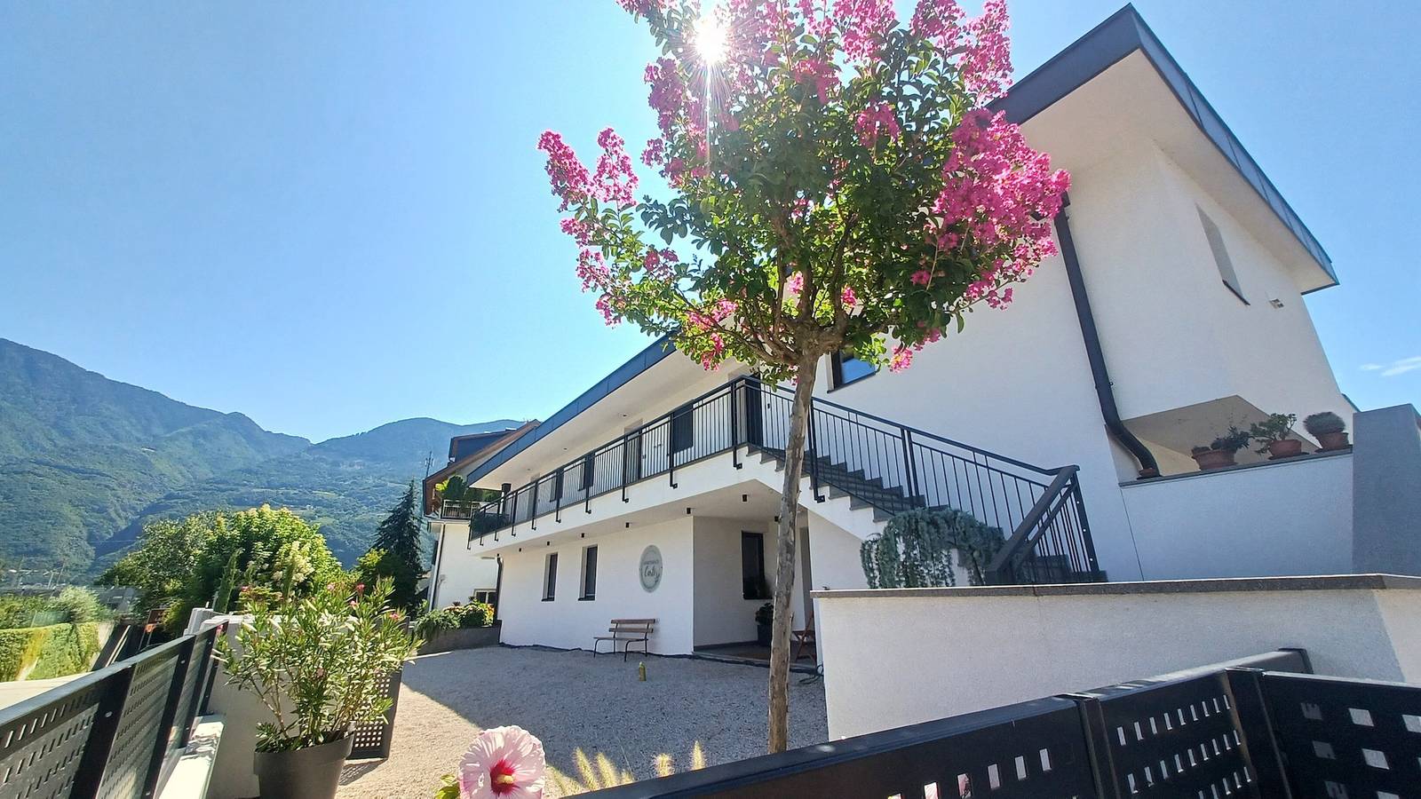 Entire apartment, Bike Apartments Curti "Waldgrün" with Sun Terrace & Alpine Views in Leifers, South Tyrol