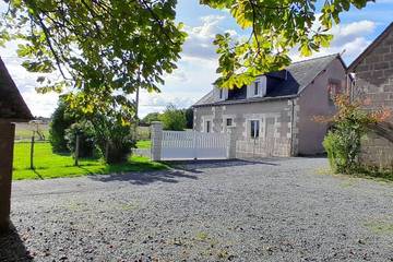 Location de vacances pour 14 personnes, animaux acceptés à Orbigny