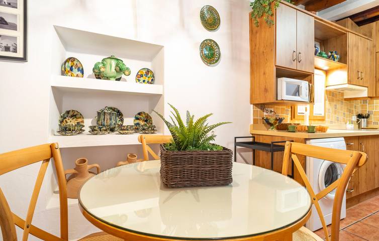 Apartamento vacacional entero, Acogedor apartamento con terraza, WiFi y aire acondicionado - 2 km de la playa de Cala del Cuervo in Hortichuelas, Níjar