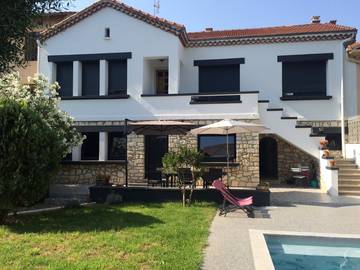 Chambre d’hôte pour 4 personnes, avec piscine et jardin à Avignon